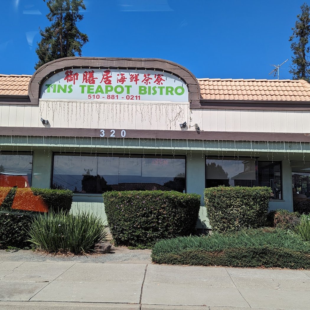 Tin's Teapot Bistro 2