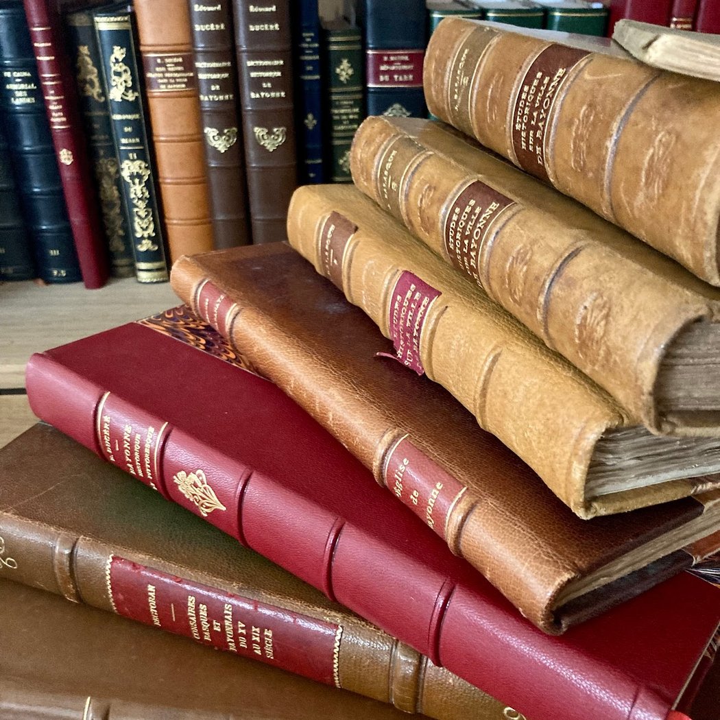 Livre Culte : Achat vente et expertise de livres rares et précieux. Sur rendez vous. 1