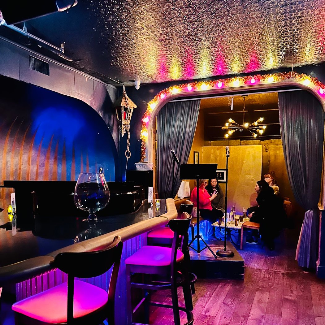 Sid Gold's Request Room 3