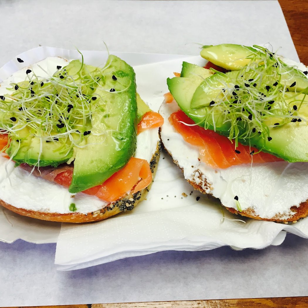 BOB'S BAGEL SHOP 2