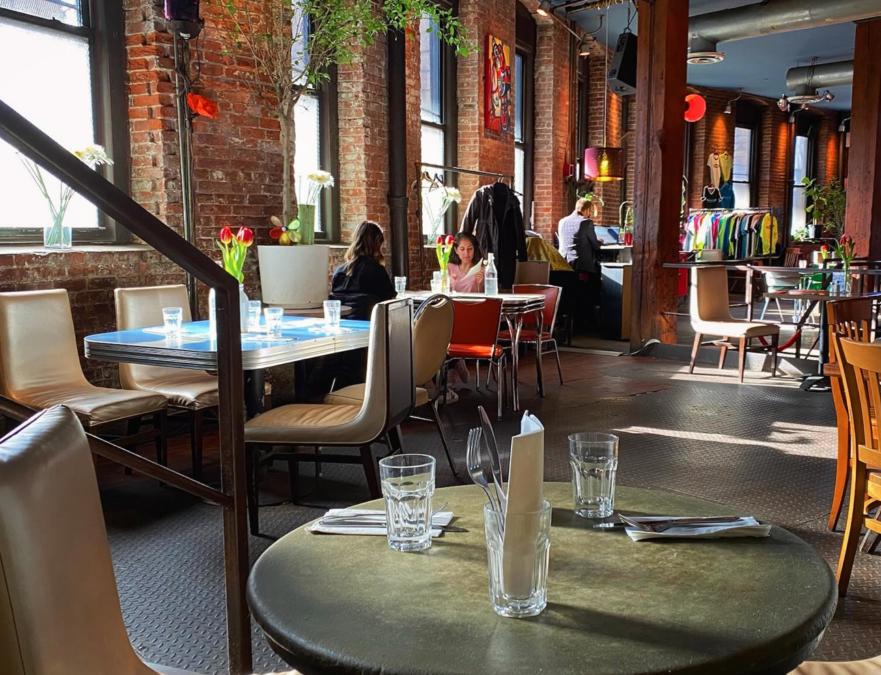 Sunday Brunch with Live Music 2