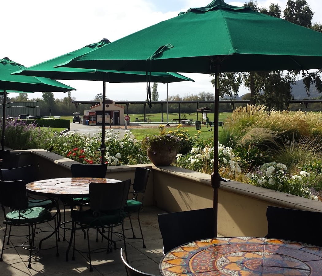 Lakeside Grill @ Vintners Golf Club 3