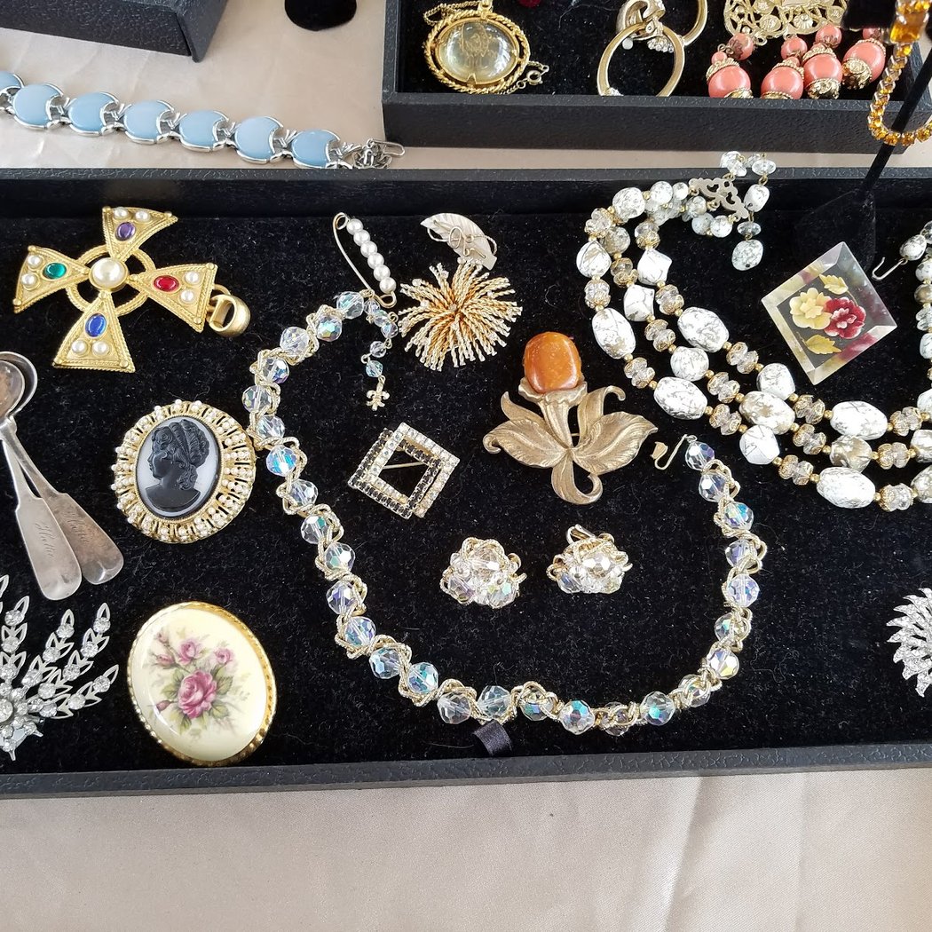 LIC Flea & Food 5