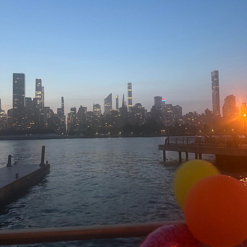 Kyaking along the East River 3