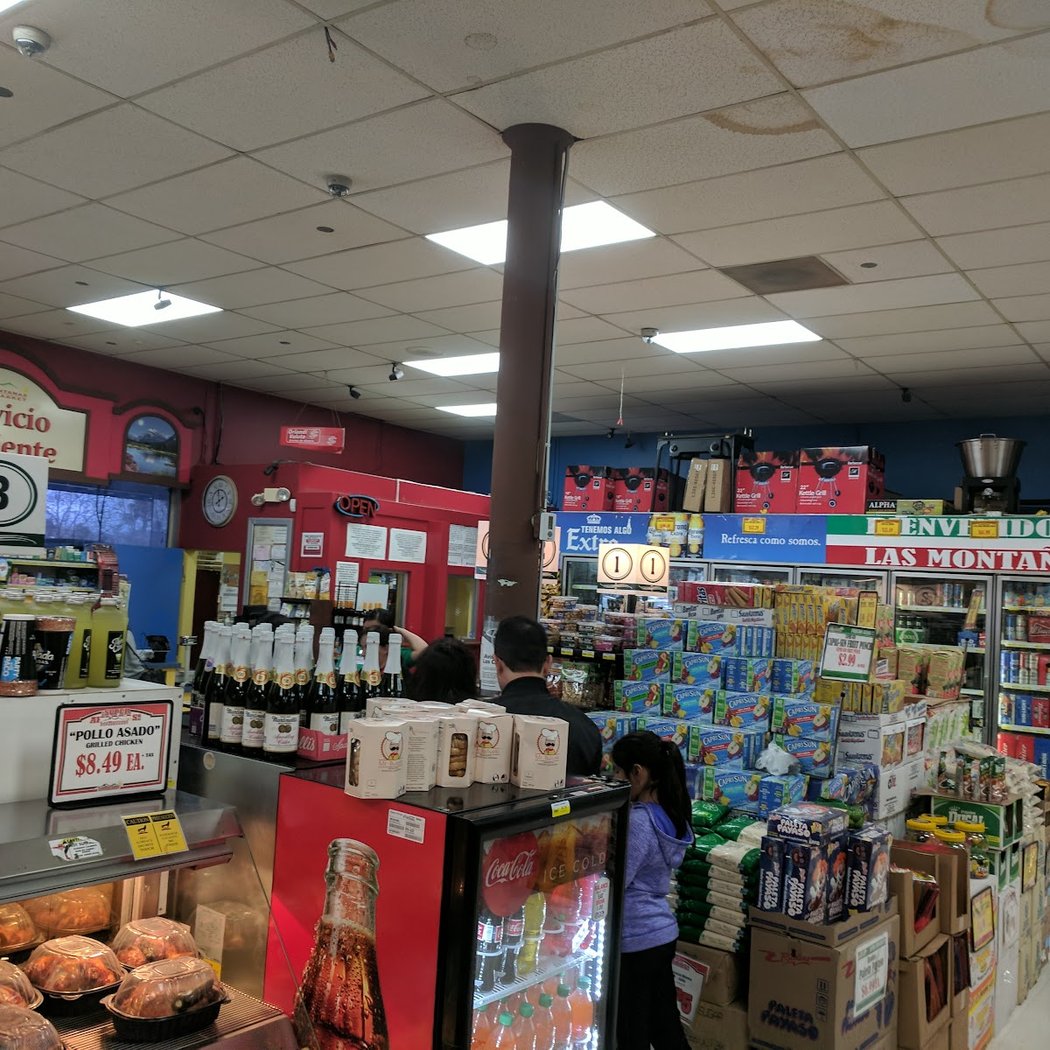 Las Montañas Supermarket 3