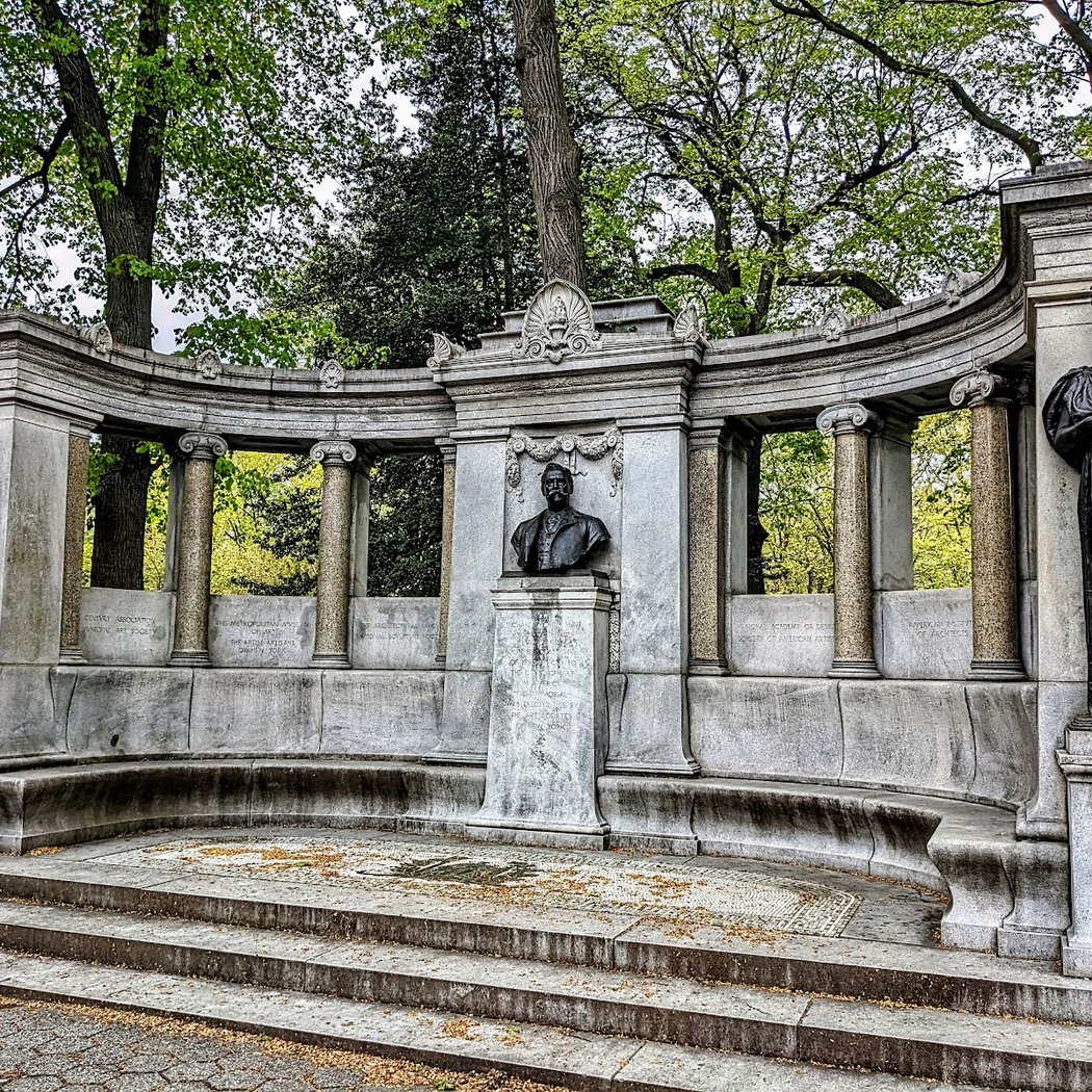Richard Morris Hunt Memorial 1