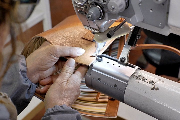 Florence - Guided visit to a Leather Goods & Practical Workshop 3