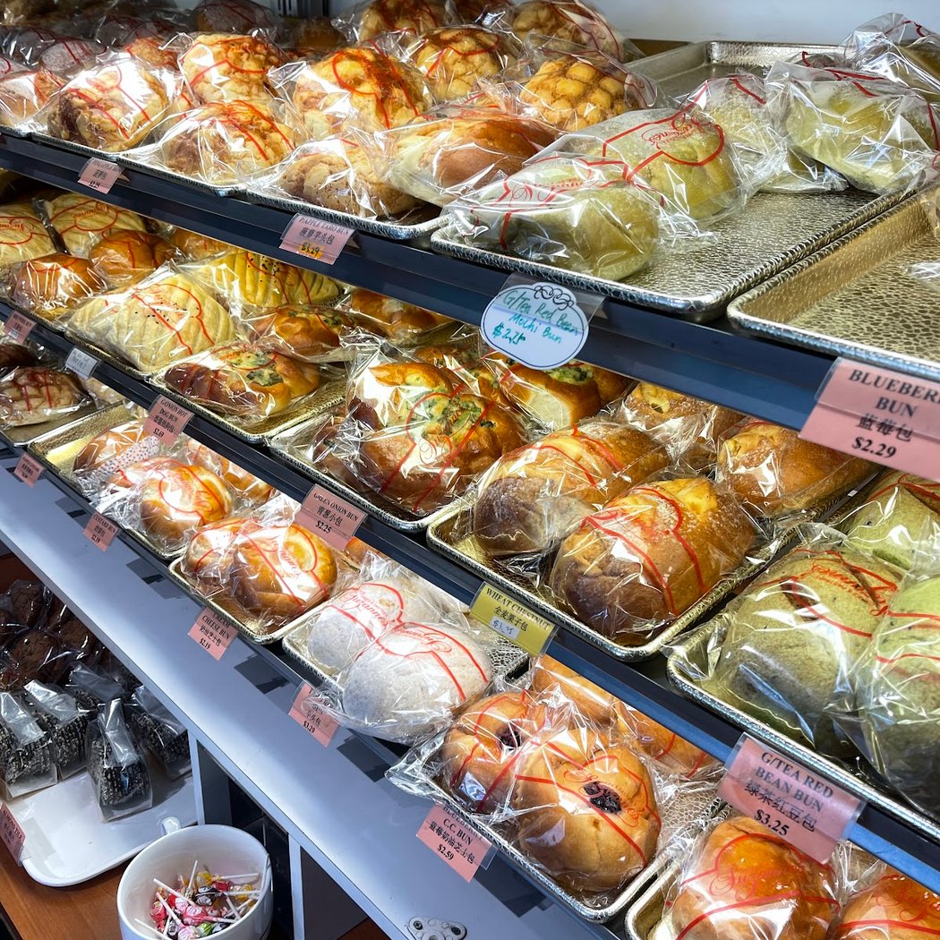 Suzanne's Cake & Pastry 3