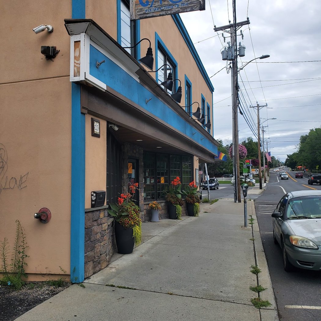 La Charla Mexican Restaurant 3