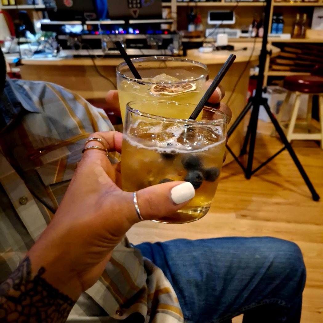 Detroit Singles Event: Happy Hour