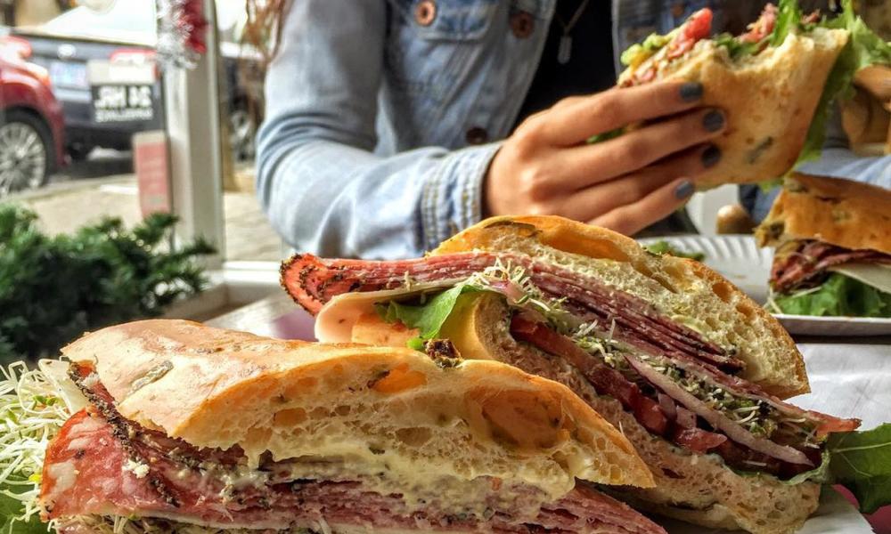 Giugnis Deli 1