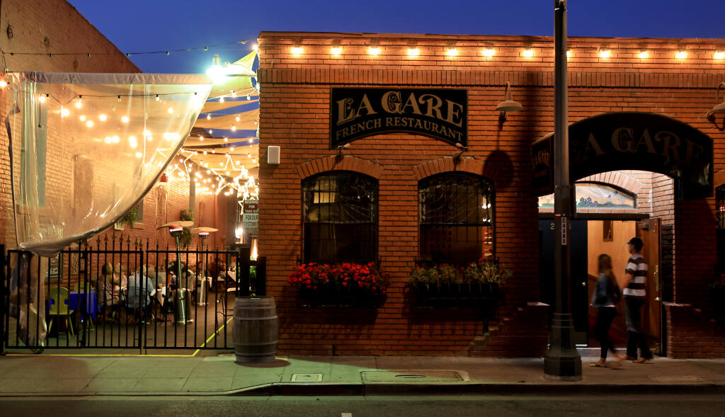 La Gare French Restaurant 3