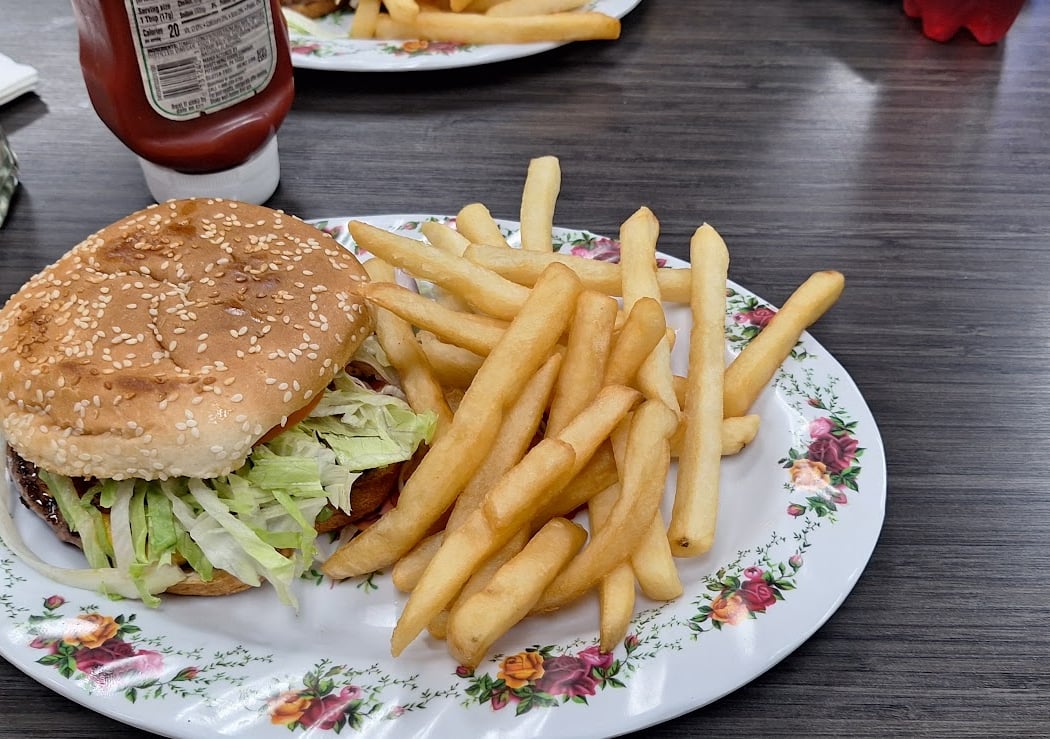 Leonore’s Deli & Taqueria 3