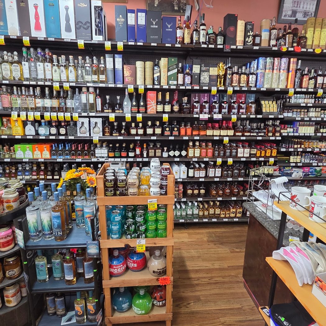 Cunha's Country Store & Deli 4