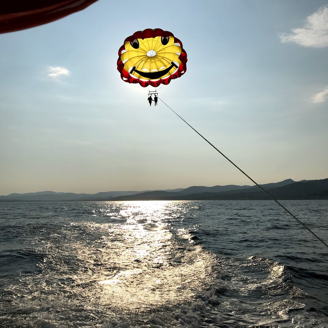 MARINE AIR SPORT Parachute Ascensionnel 1