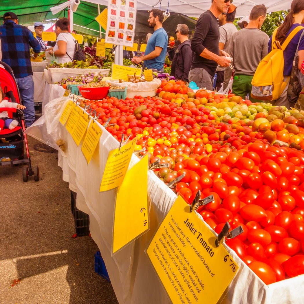 Jackson Heights Greenmarket Sunday