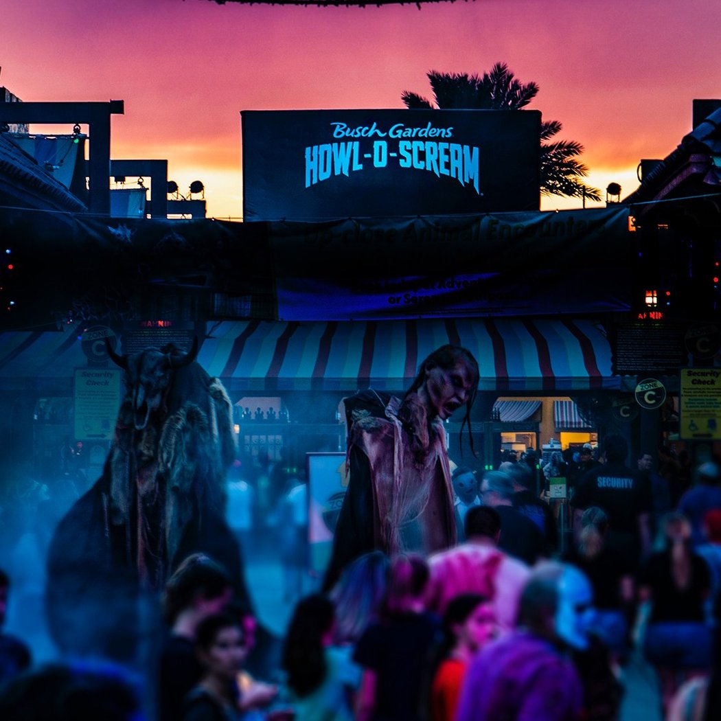 Howl-O-Scream 1