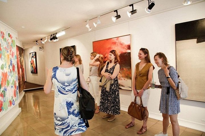 Art Galleries Private Guided Tour in Paris with an Art Expert