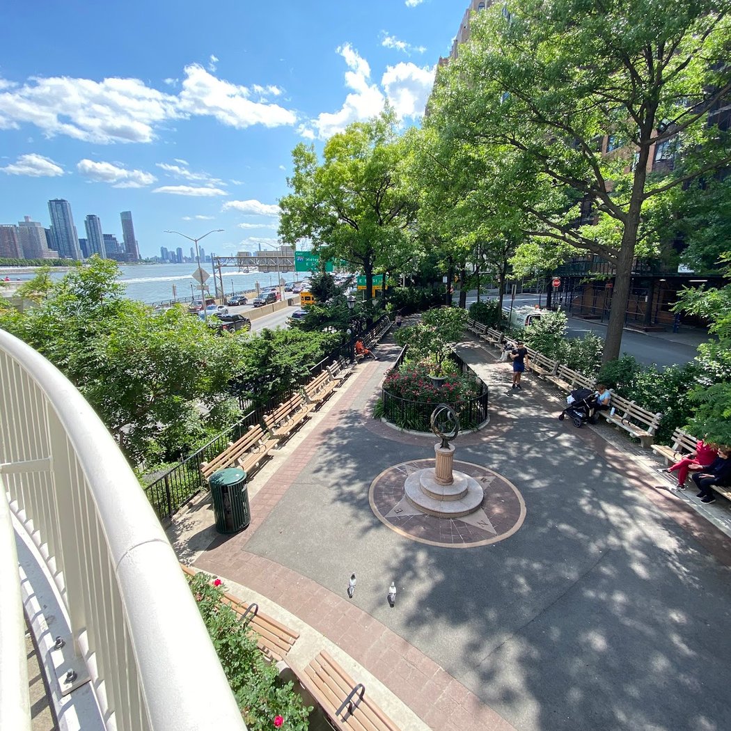 Sutton Place Park South 4