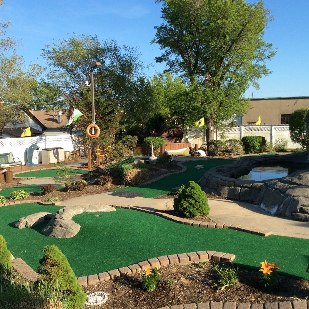 Crow's Nest Cove Mini Golf 3