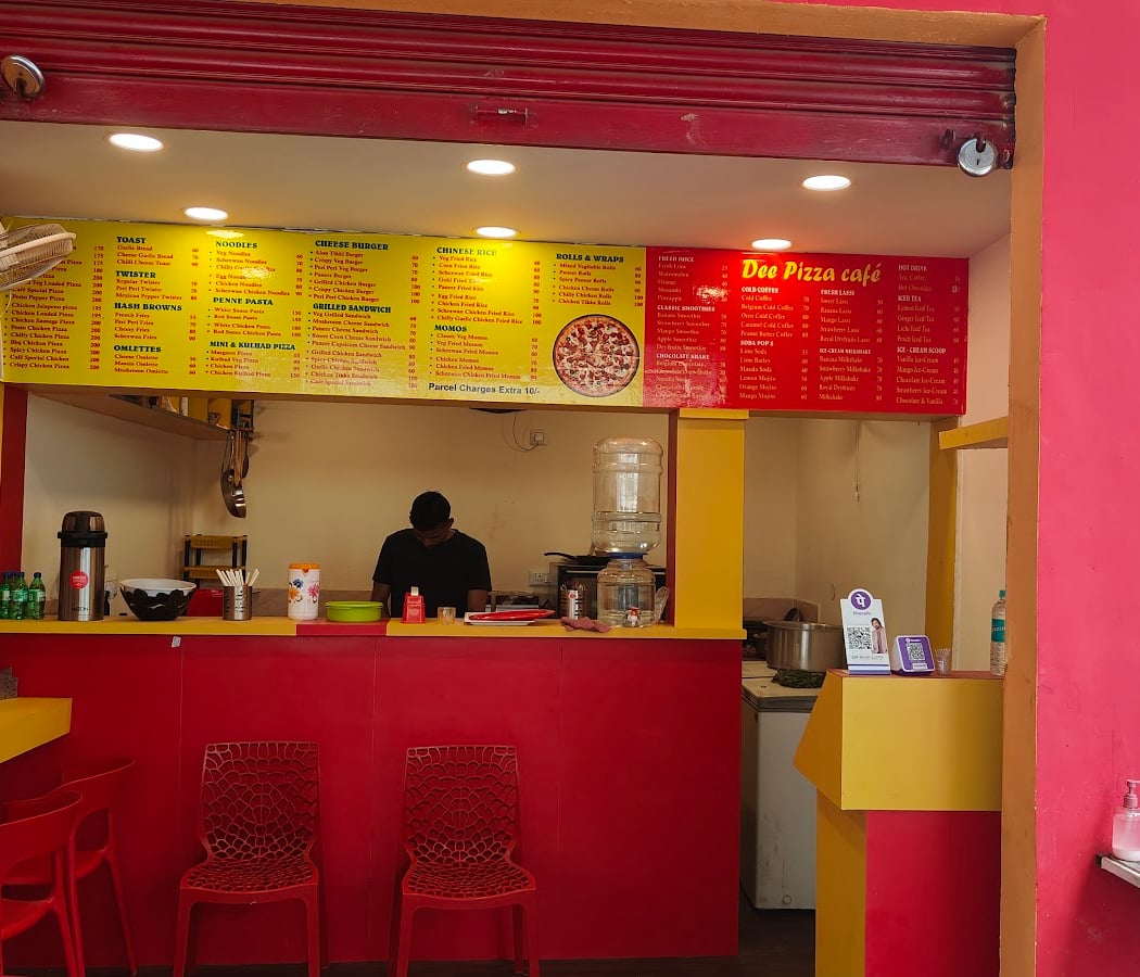 Dee Pizza Cafe 2