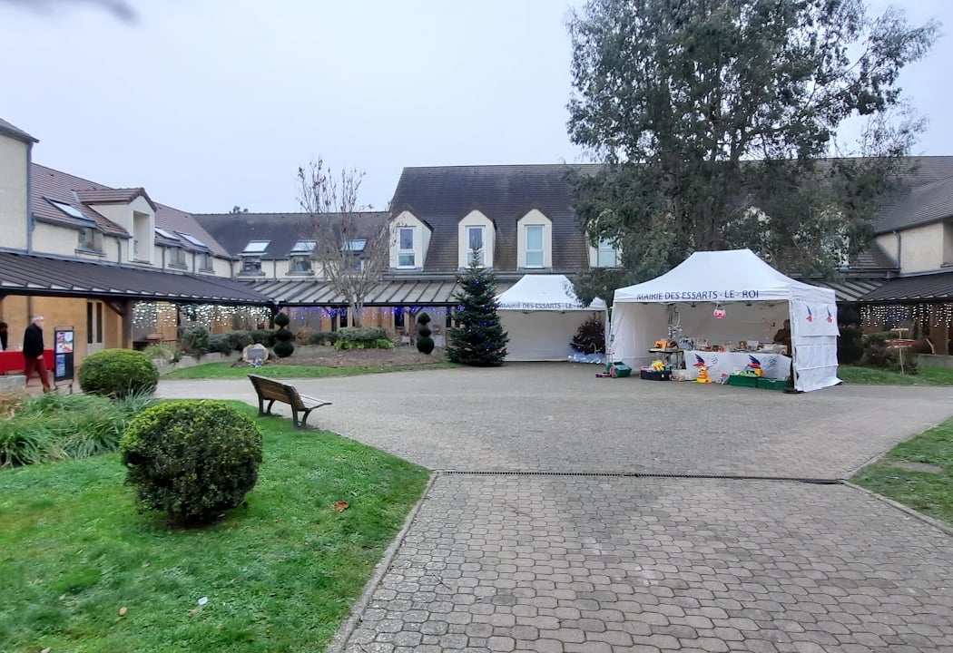 Mairie de Les Essarts-le-Roi 1