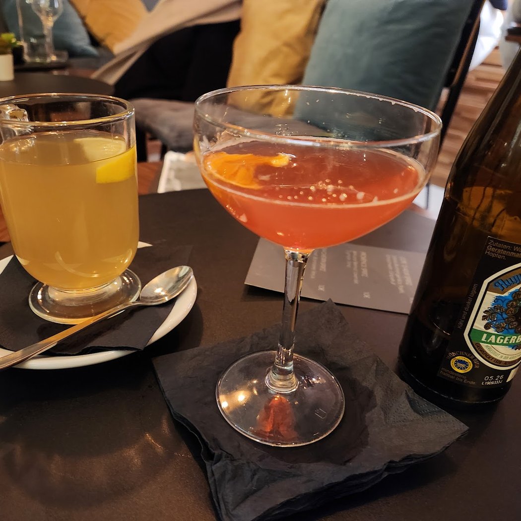 Monchalant Bar, Vinothèque et Cuisinerie 3