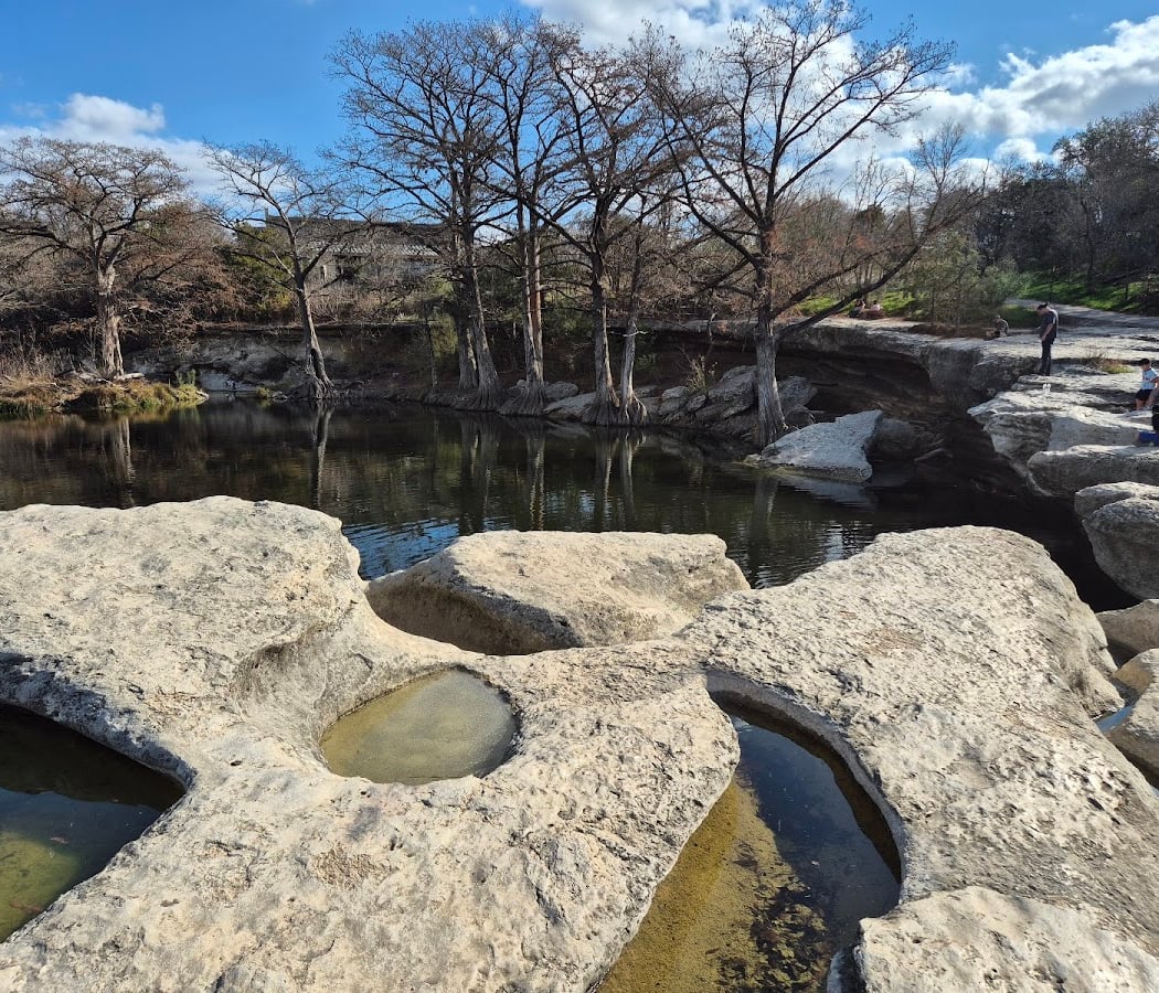Clean up Trash at McKinney Falls 3