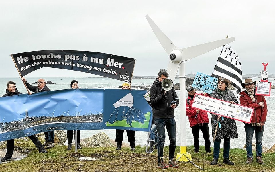 Rassemblement et marche citoyenne contre le projet d'éoliennes en baie de Morlaix 1
