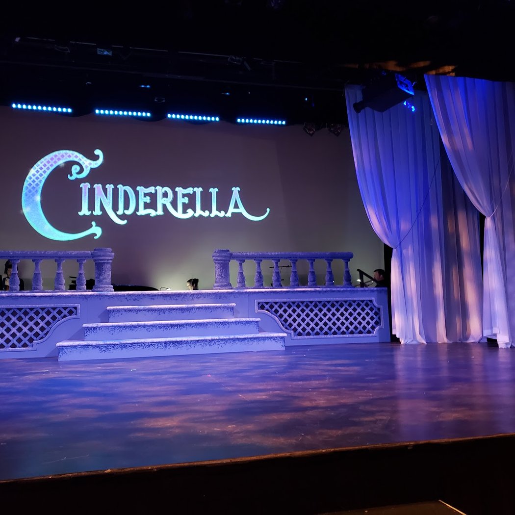 The Riverside Theatre 1