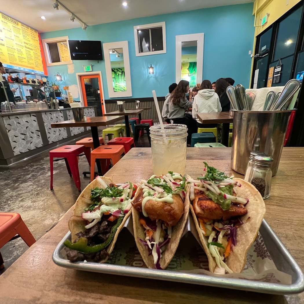 Bonita Taqueria y Rotisserie 3