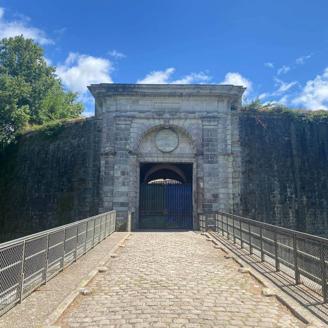 Porte d'Espagne 1