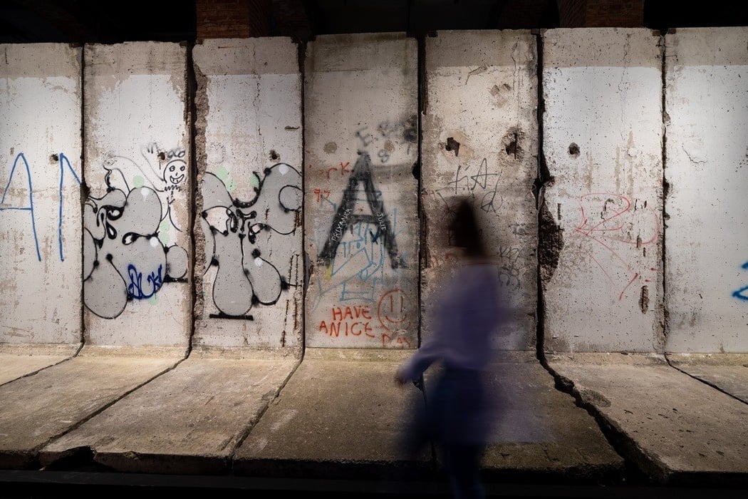 The Berlin Wall. A World Divided. 3