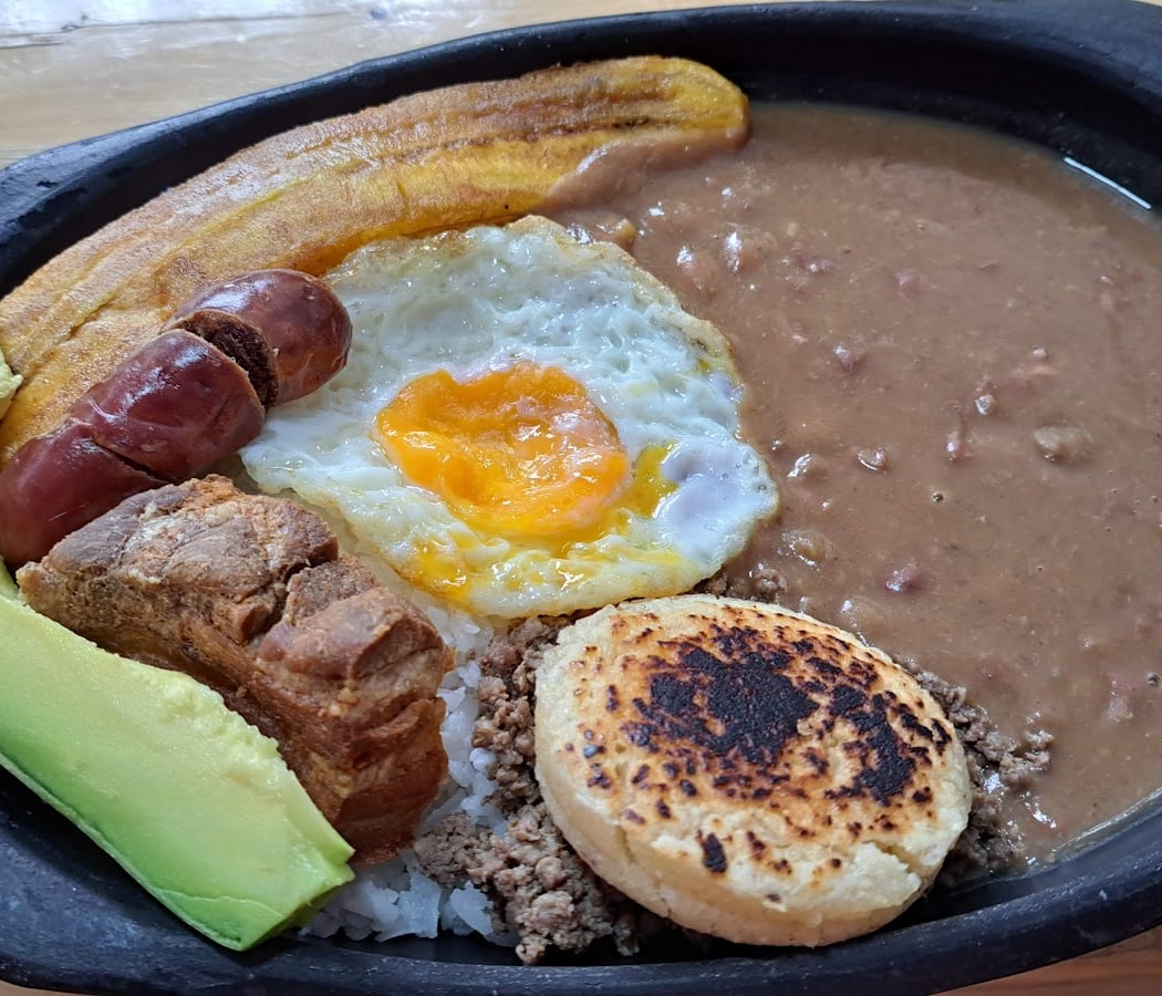 BANDEJA PAISA 1