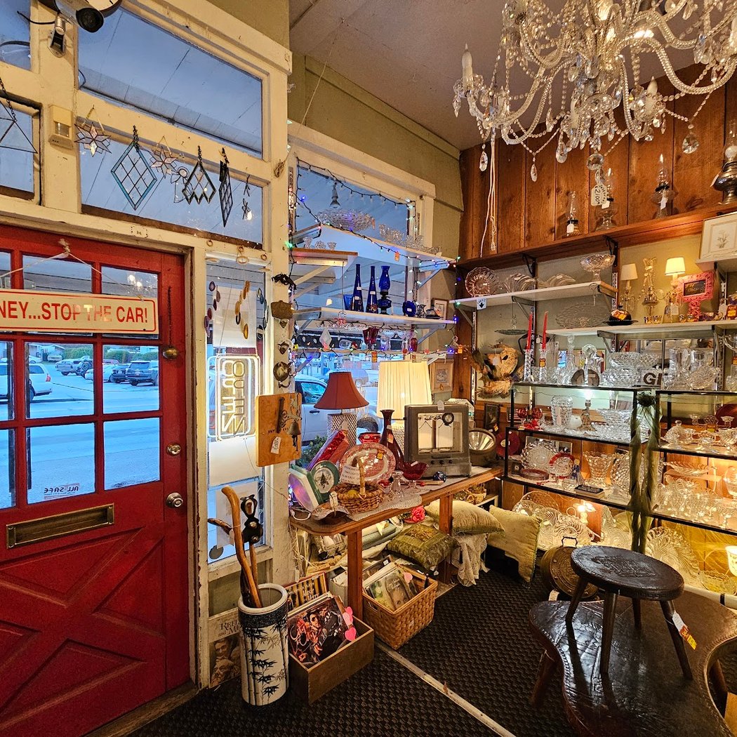 Boulder Creek Antiques at Mac's Place 3