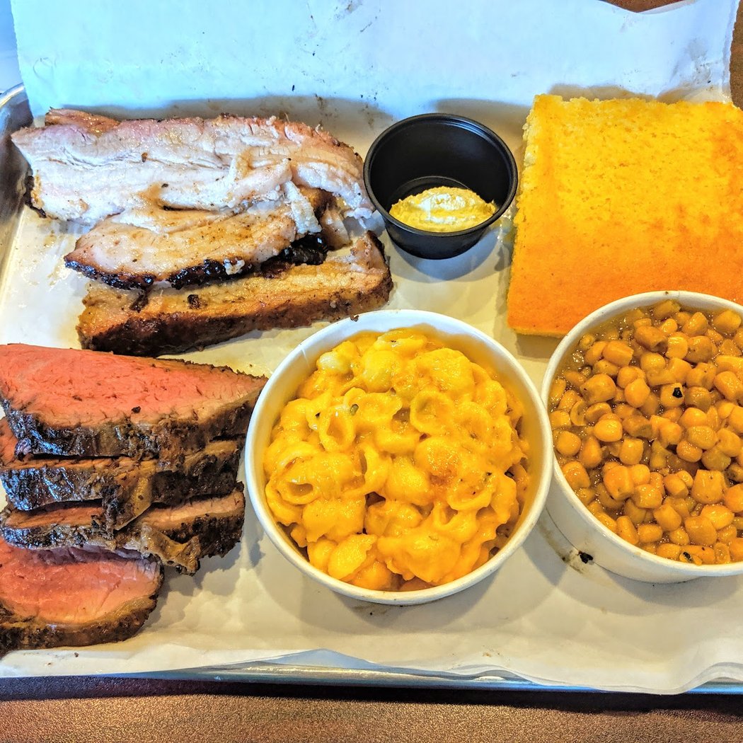The ART of BBQ- Catering 3