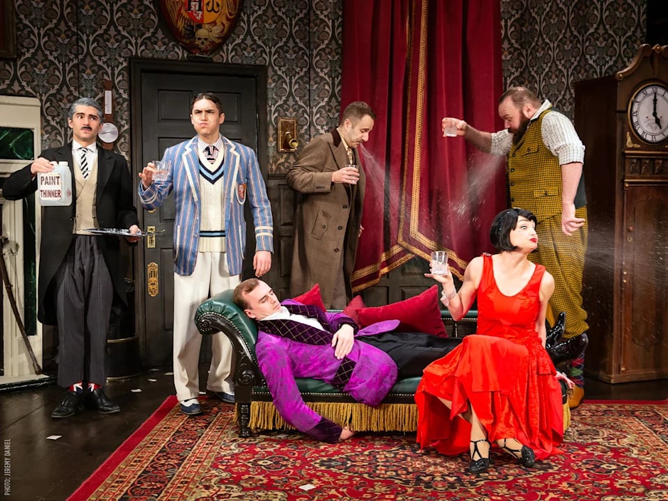 The Play That Goes Wrong 1