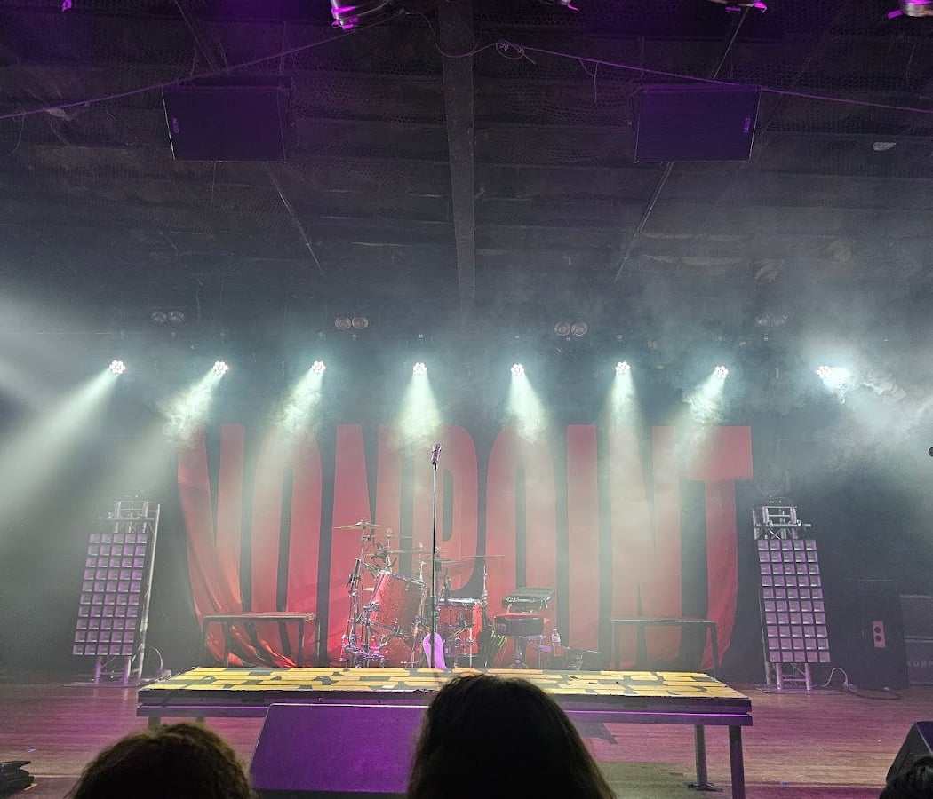 Bottom Lounge 1