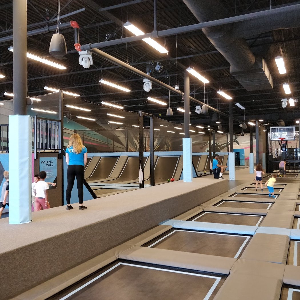 Elevation Trampoline & Amusement Montreal 2