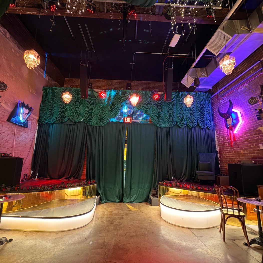 Barrel House Cafe & Bar 4
