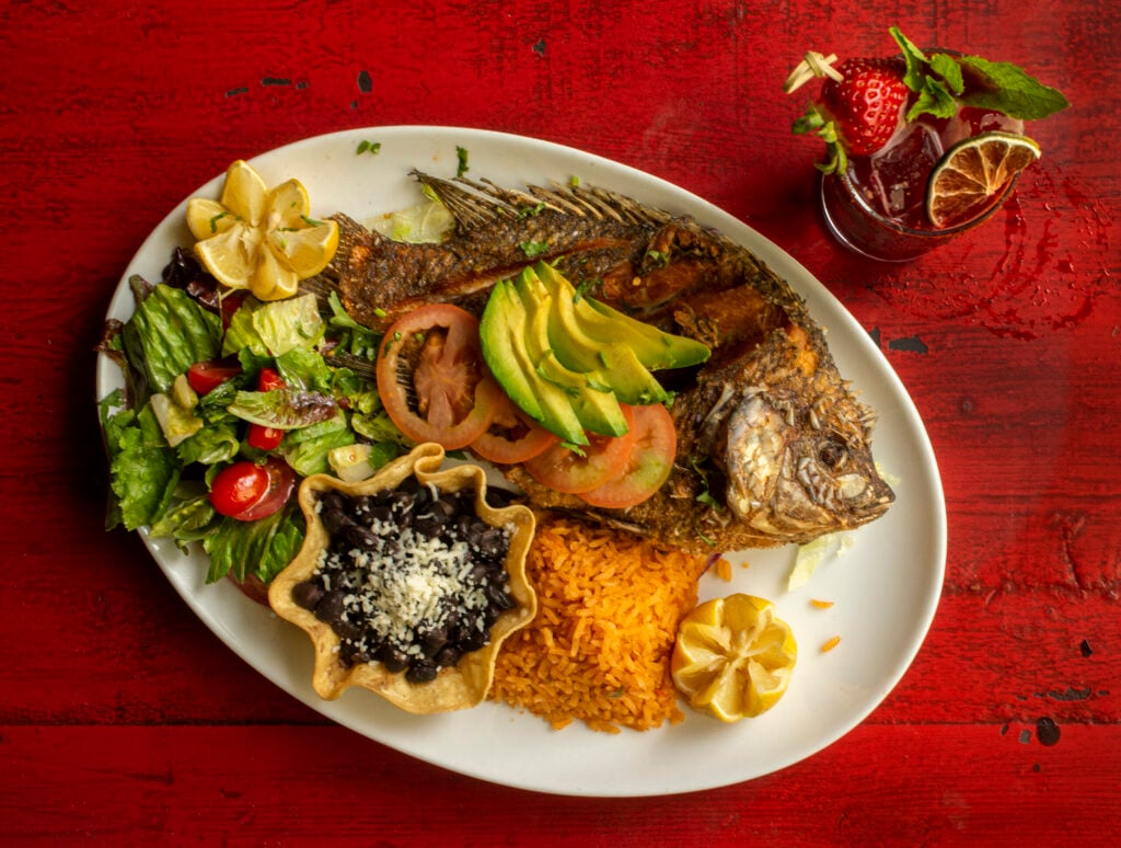 Los Molcajetes Bar & Grill 3