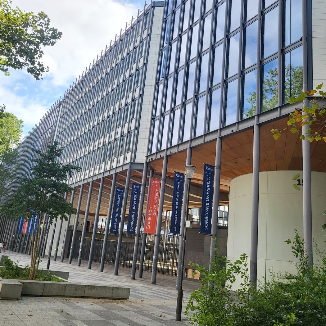 Créer le cristal, voyage entre art et science 4