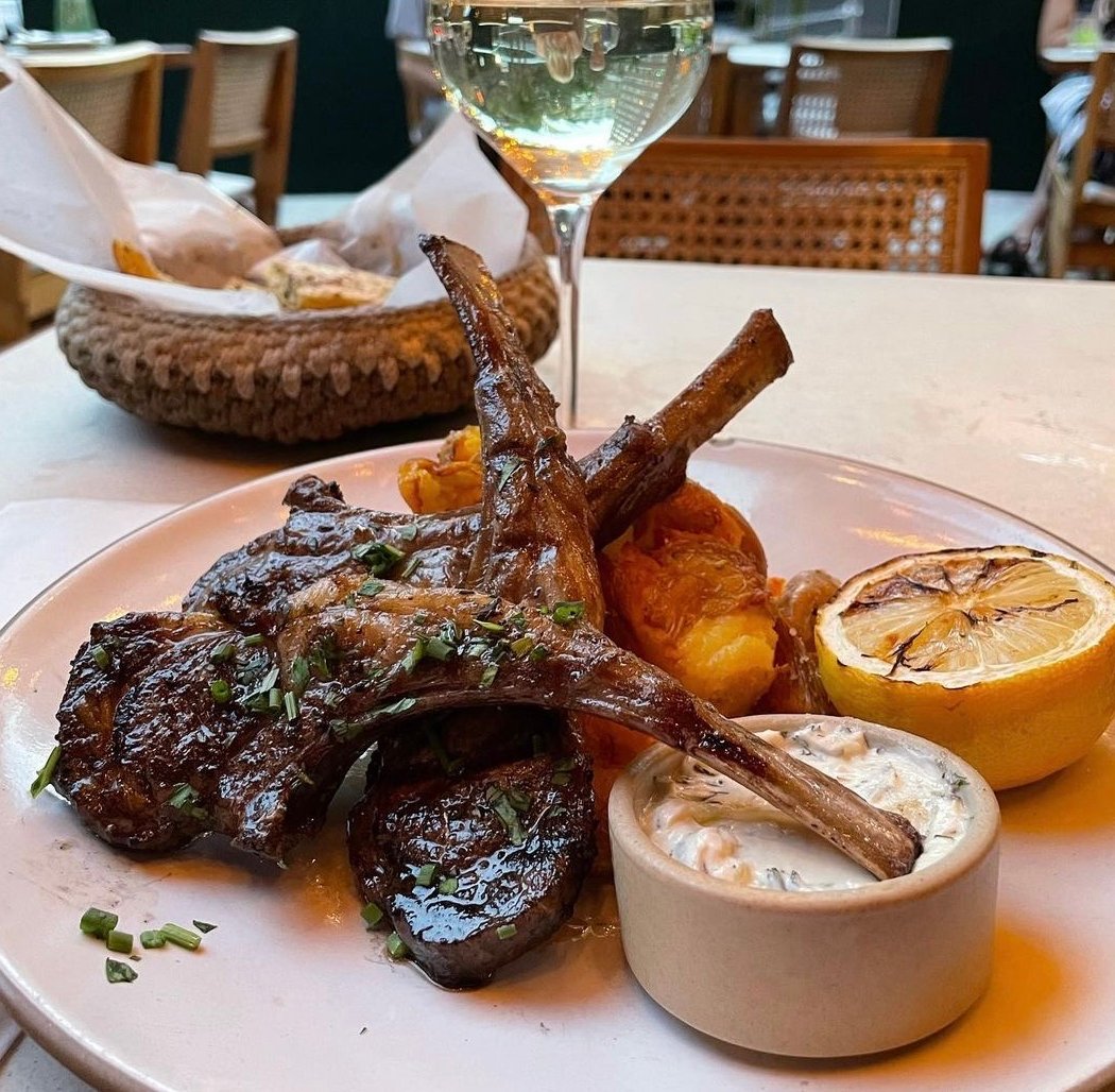 Lola Taverna 3