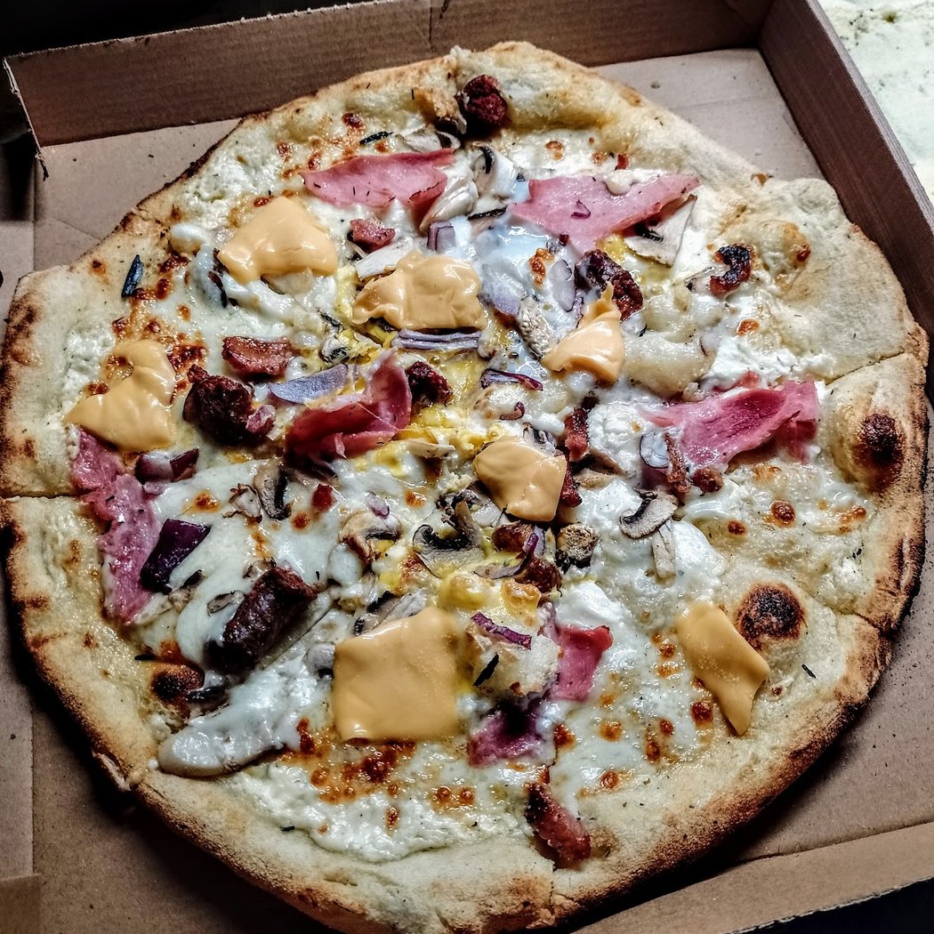 Samino pizza, camion au feu de bois 2
