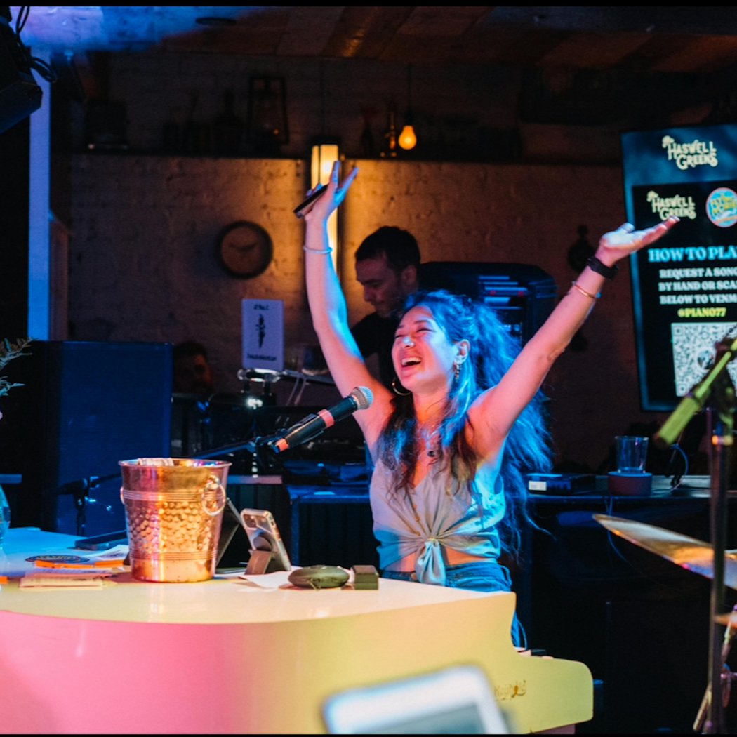 Flying Ivories Dueling Pianos 1