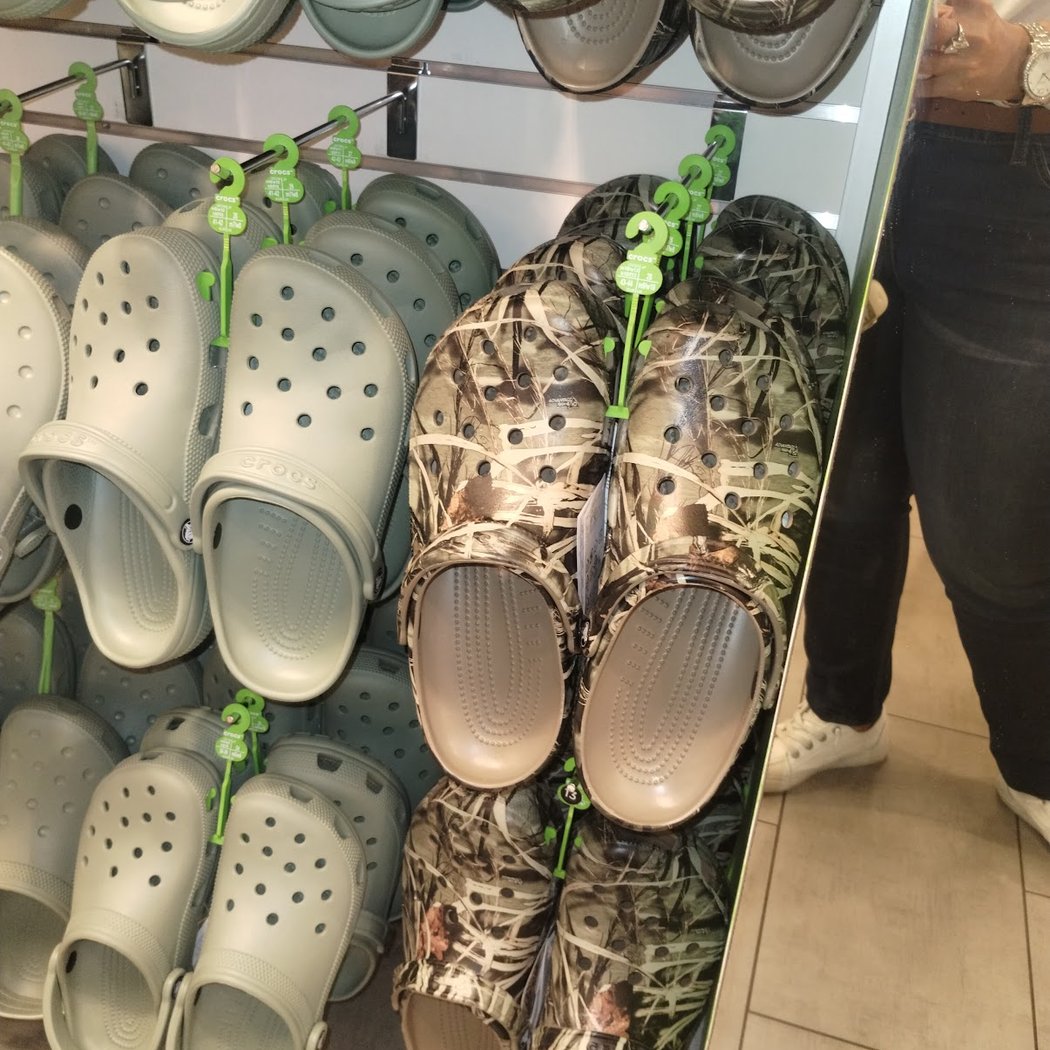 Crocs at Philadelphia Outlet 3