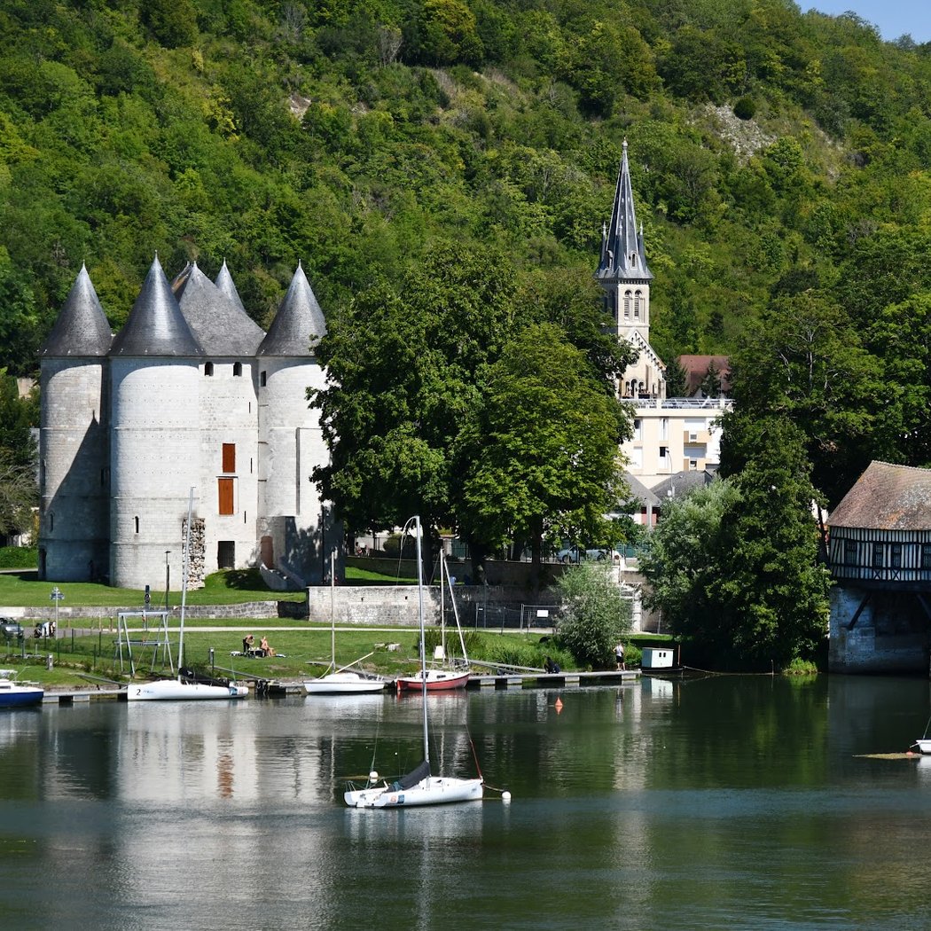 Tourelles Castle 1