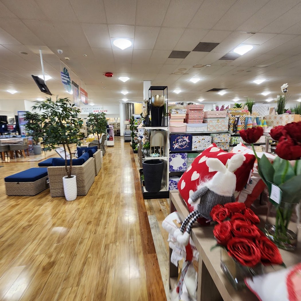 T.J. Maxx & HomeGoods 3