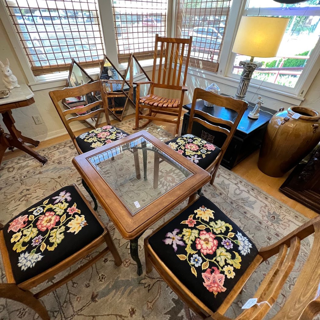Vignette Furniture Consignment 1