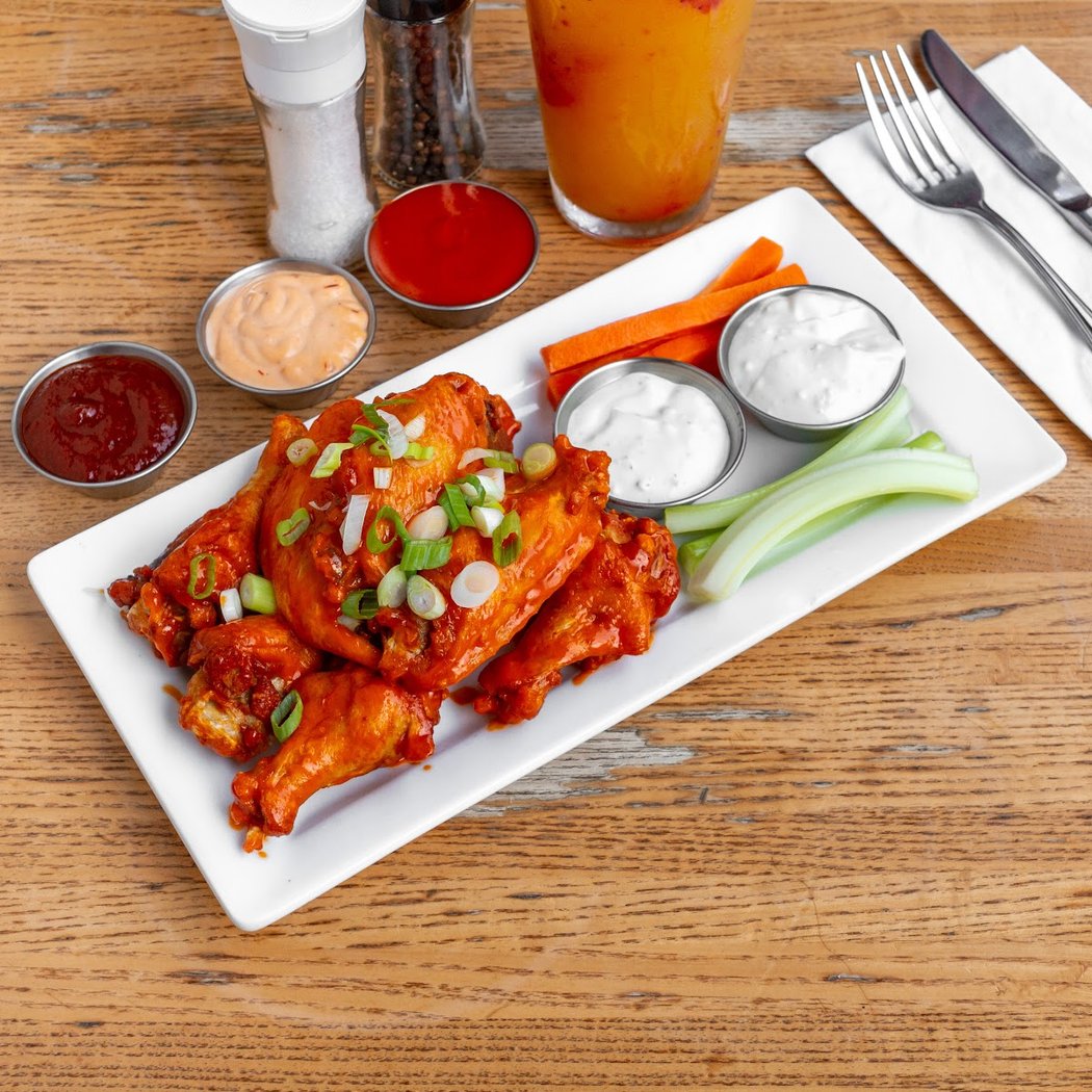The Heights Bar & Grill 4